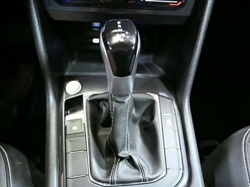 Used 2024 Volkswagen Tiguan SE image 27