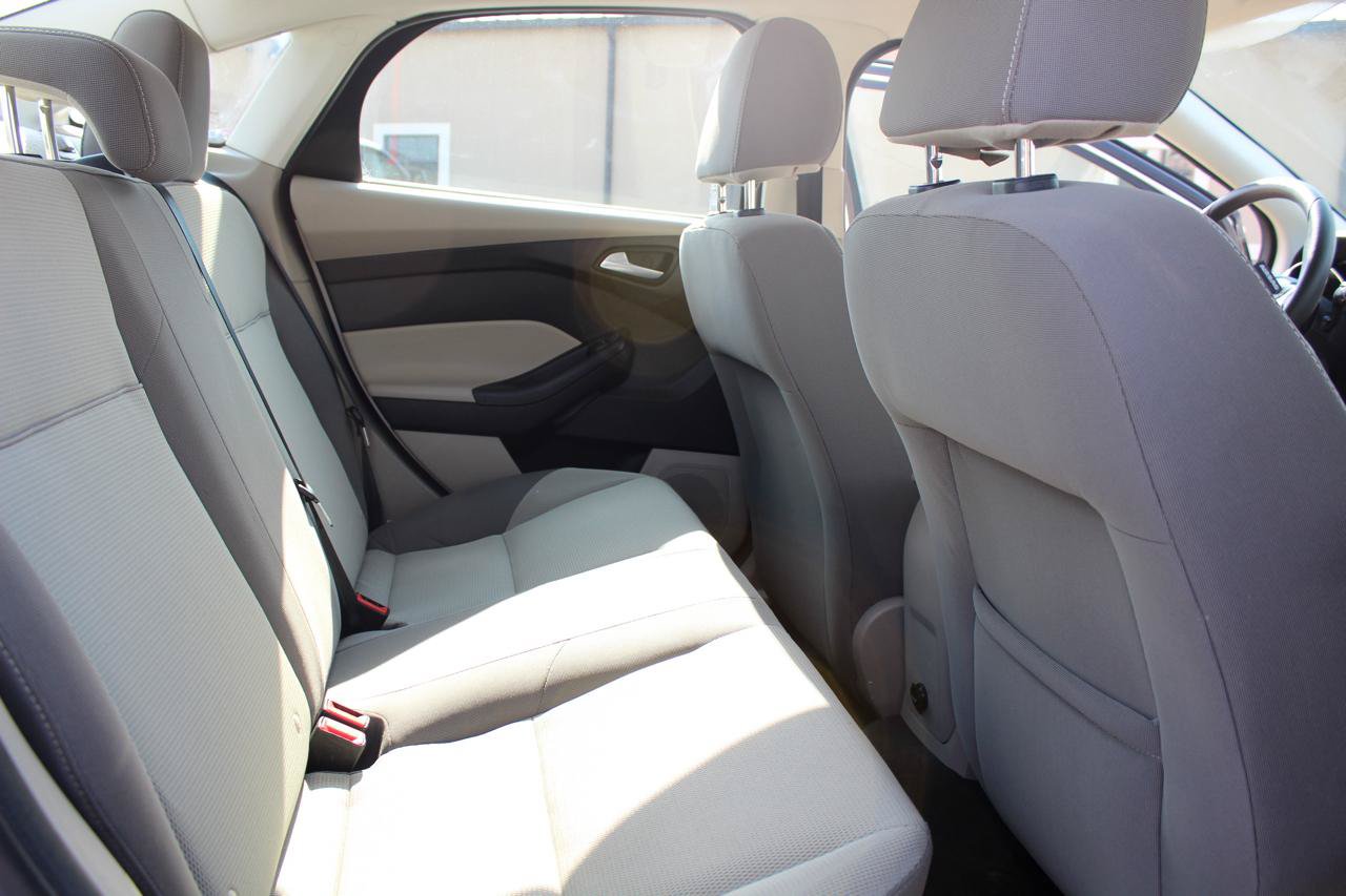 Used 2012 Ford Focus SE FWD image 21