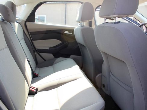 Used 2012 Ford Focus SE FWD image 21