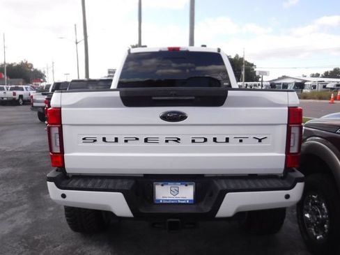 Used 2022 Ford F250 Lariat w/ Black Appearance Package AWD/4WD image 3