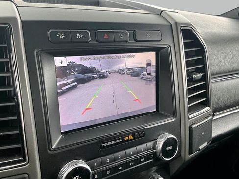 Used 2019 Ford Expedition XLT w/ Equipment Group 202A AWD/4WD image 26