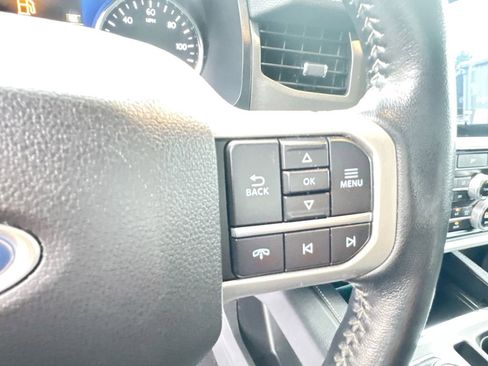 Used 2022 Ford Expedition XLT image 18