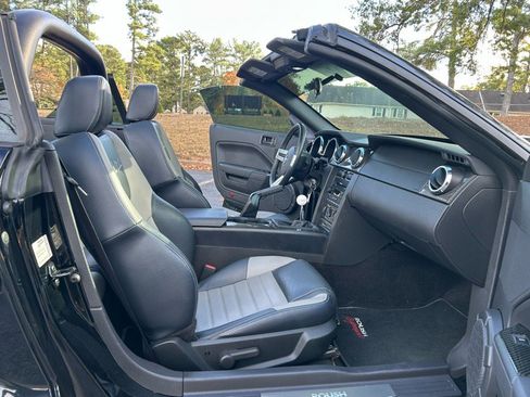 Used 2006 Ford Mustang GT image 19