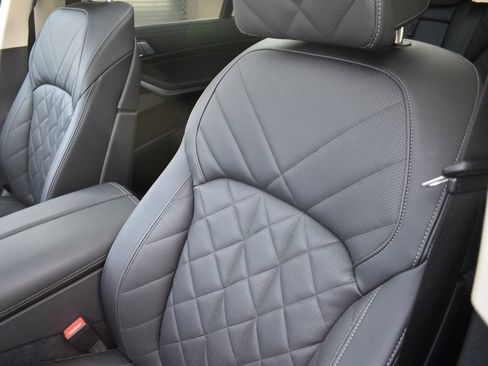 Used 2025 BMW X7 xDrive40i image 11