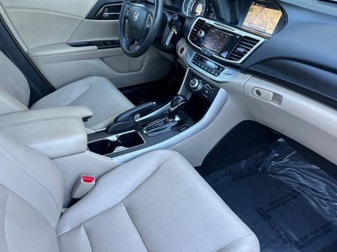 Used 2015 Honda Accord EX-L image 16