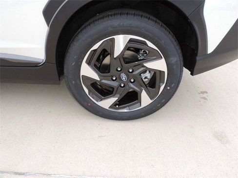 Certified 2025 Subaru Crosstrek 2.5i Limited w/ Popular Package #3A image 9