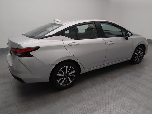 Used 2025 Nissan Versa SV image 10