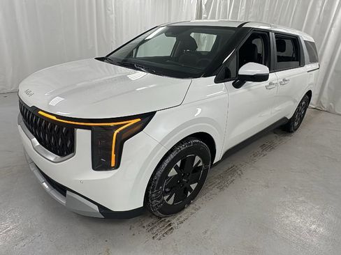 New 2026 Kia Carnival LXS FWD image 7