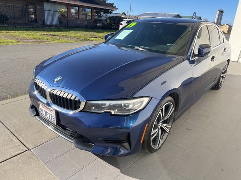 Used 2019 BMW 330i Sedan w/ Convenience Package image 2