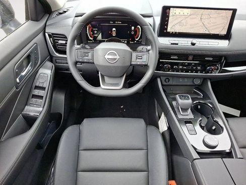 Used 2025 Nissan Rogue SL w/ Tech Package AWD/4WD image 12