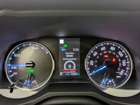 Used 2022 Toyota RAV4 LE AWD/4WD image 26