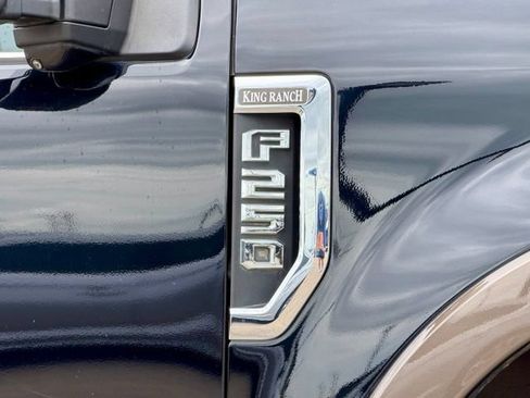 Used 2017 Ford F250 King Ranch w/ FX4 Off-Road Package AWD/4WD image 10