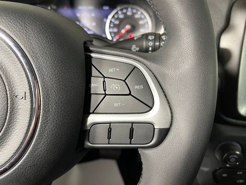 Used 2023 Jeep Renegade Altitude AWD/4WD image 21