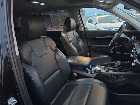Used 2025 Kia Telluride S AWD/4WD image 13