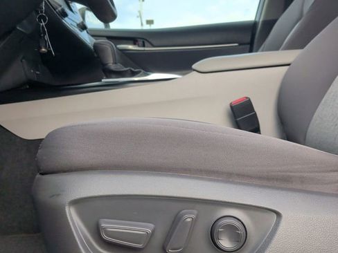 Certified 2020 Toyota Camry LE w/ Carpet Mat Package image 12