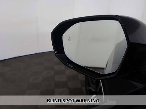 Used 2025 BMW 740i xDrive image 7