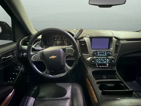Used 2018 Chevrolet Suburban Premier RWD image 10