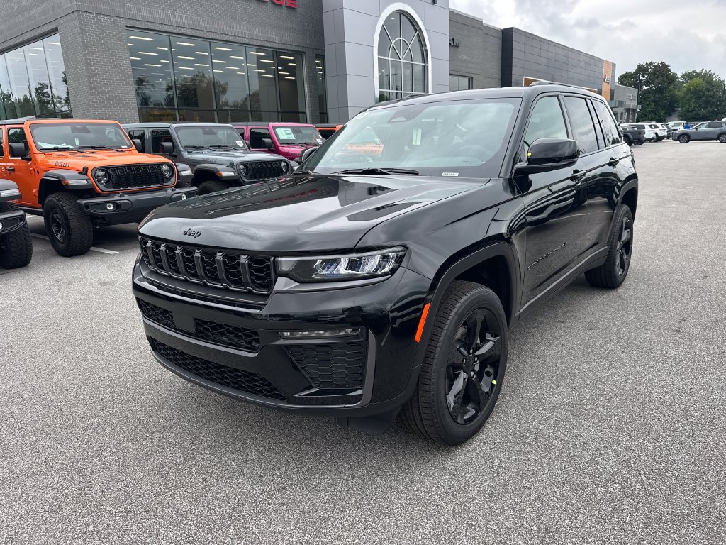 New 2026 Jeep Grand Cherokee Limited w/ Limited Altitude Package AWD/4WD image 4