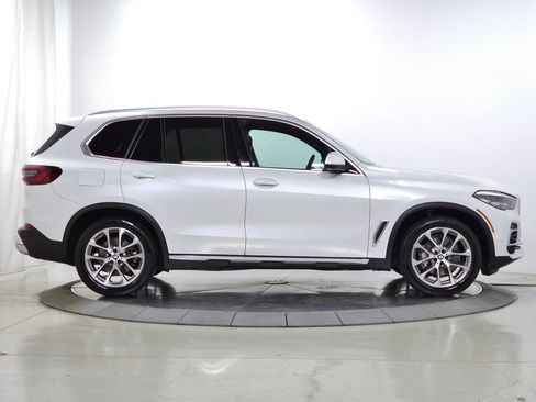 Certified 2023 BMW X5 xDrive40i w/ Luxury Seating Package AWD/4WD image 12