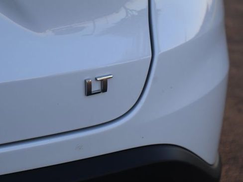 Used 2025 Chevrolet Trax LT w/ LT Convenience Package image 15