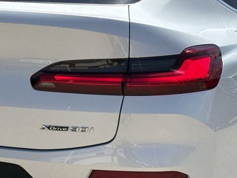 Used 2023 BMW X4 xDrive30i w/ Premium Package AWD/4WD image 7