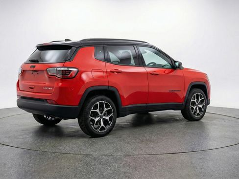 Used 2025 Jeep Compass Limited image 9