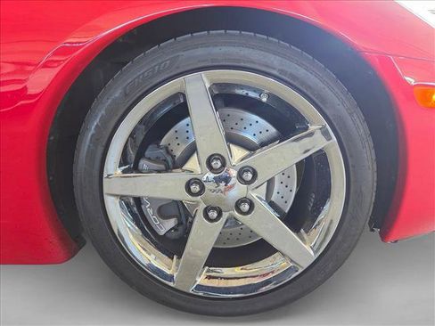 Used 2007 Chevrolet Corvette Coupe w/ Performance Package RWD image 18
