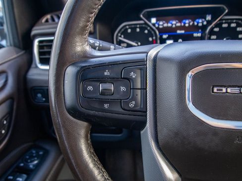 Used 2021 GMC Yukon XL Denali w/ Denali Premium Package AWD/4WD image 22