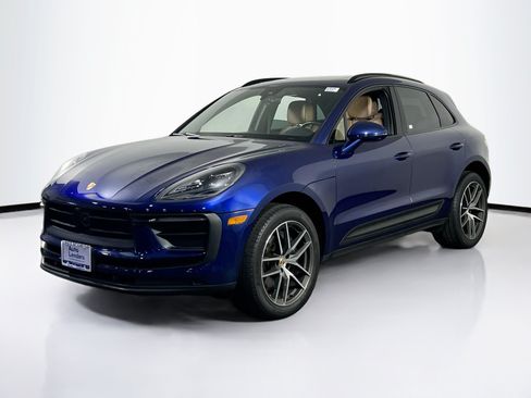 Used 2024 Porsche Macan AWD/4WD image 1