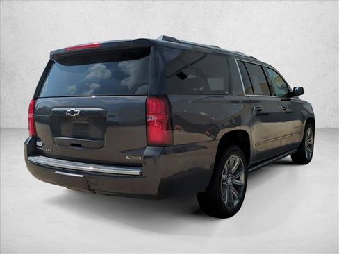 Used 2018 Chevrolet Suburban Premier AWD/4WD image 5