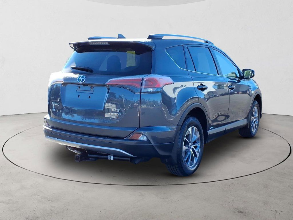 Used 2017 Toyota RAV4 XLE w/ All Weather Liner Package AWD/4WD image 5