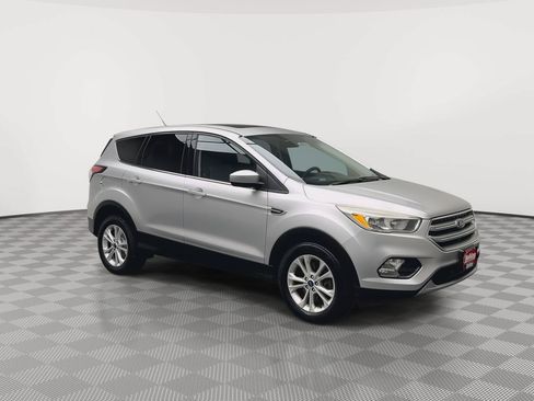 Used 2017 Ford Escape SE AWD/4WD image 37