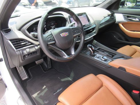 Used 2024 Cadillac CT5 V w/ Platinum Package AWD/4WD image 15
