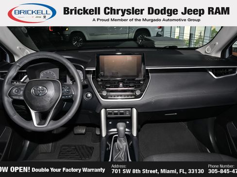Used 2024 Toyota Corolla Cross LE w/ Moonroof Package FWD image 8