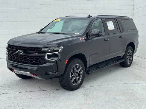 Used 2023 Chevrolet Suburban Z71 w/ Luxury Package AWD/4WD image 10