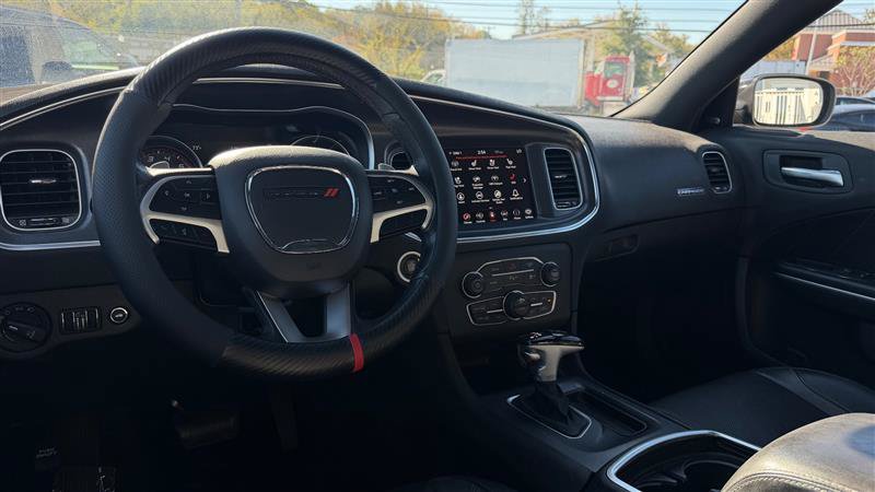 Used 2018 Dodge Charger R/T w/ Navigation & Travel Group RWD image 26