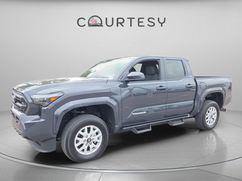 Certified 2024 Toyota Tacoma SR5 image 1