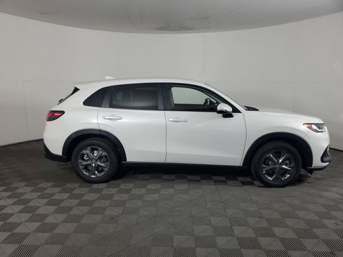 New 2026 Honda HR-V LX image 3