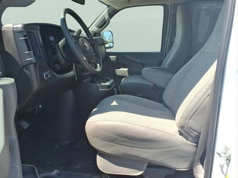 New 2026 Chevrolet Express 3500 Extended RWD image 16