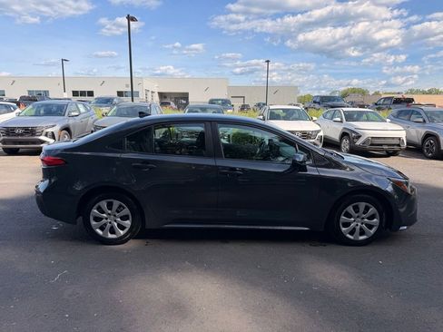 Used 2024 Toyota Corolla LE FWD image 3