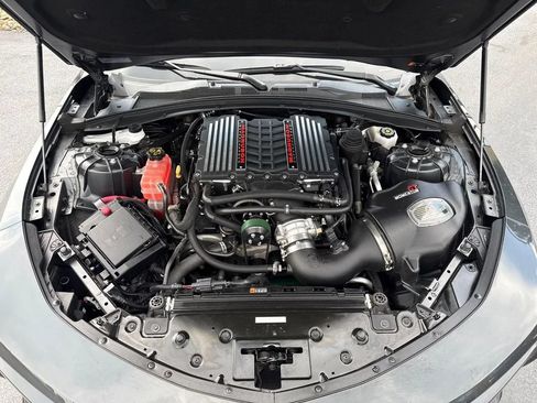 Used 2018 Chevrolet Camaro SS RWD image 9