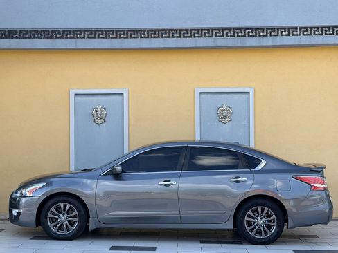 Used 2015 Nissan Altima 2.5 S w/ Sport Value Package FWD image 8