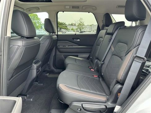 New 2025 Nissan Pathfinder Platinum w/ Cargo Package image 13