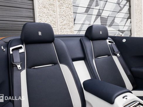 Used 2019 Rolls-Royce Dawn RWD image 39