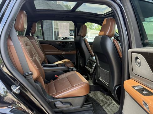 Used 2021 Lincoln Aviator Reserve w/ Equipment Group 201A AWD/4WD image 12