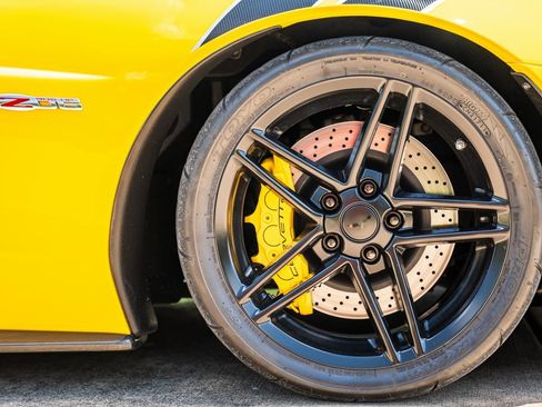 Used 2006 Chevrolet Corvette Z06 w/ Preferred Equipment Group image 74
