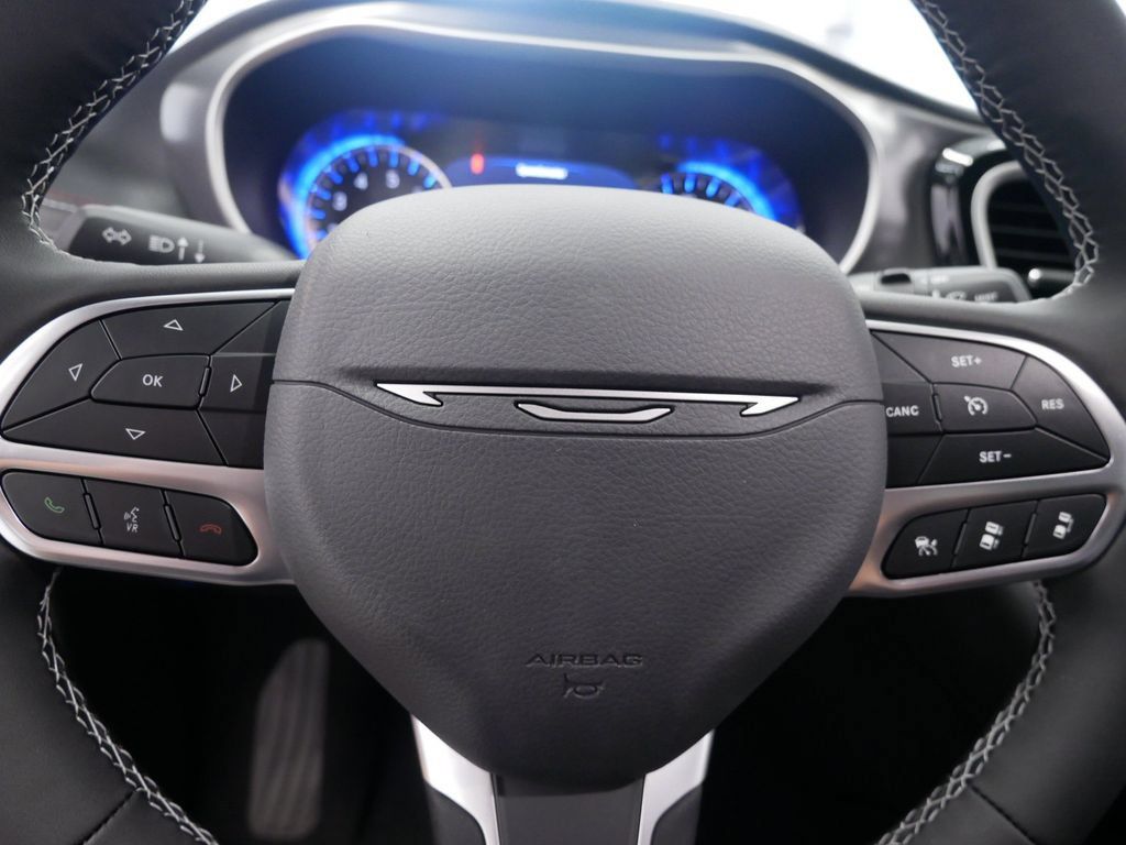 New 2027 Chrysler Pacifica Select AWD/4WD image 21