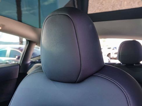 Used 2022 Tesla Model Y Long Range image 25