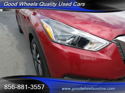 Used 2020 Nissan Kicks SR FWD image 10