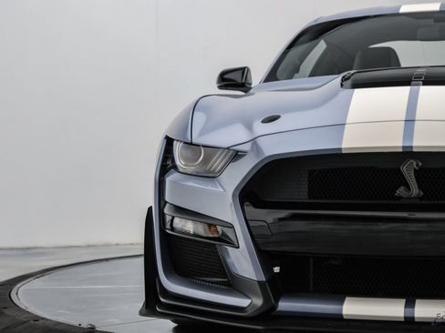 Used 2022 Ford Mustang Shelby GT500 w/ Carbon Fiber Track Pack RWD image 37
